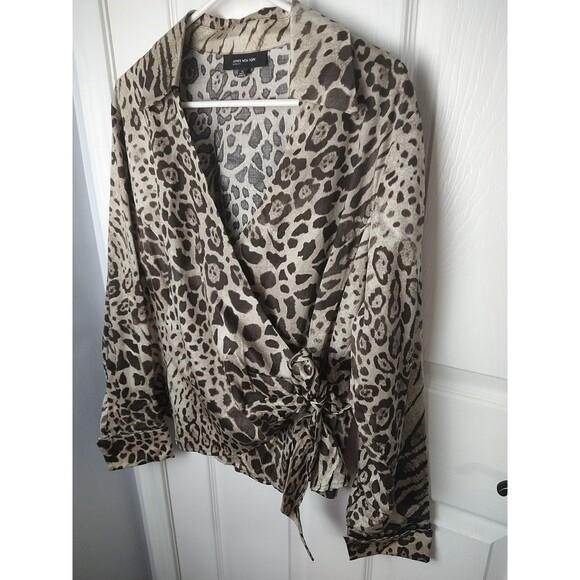 Jones New York Woman 1X Wrap Animal Print V Neck Blouse Office Party Workwear - Picture 2 of 7